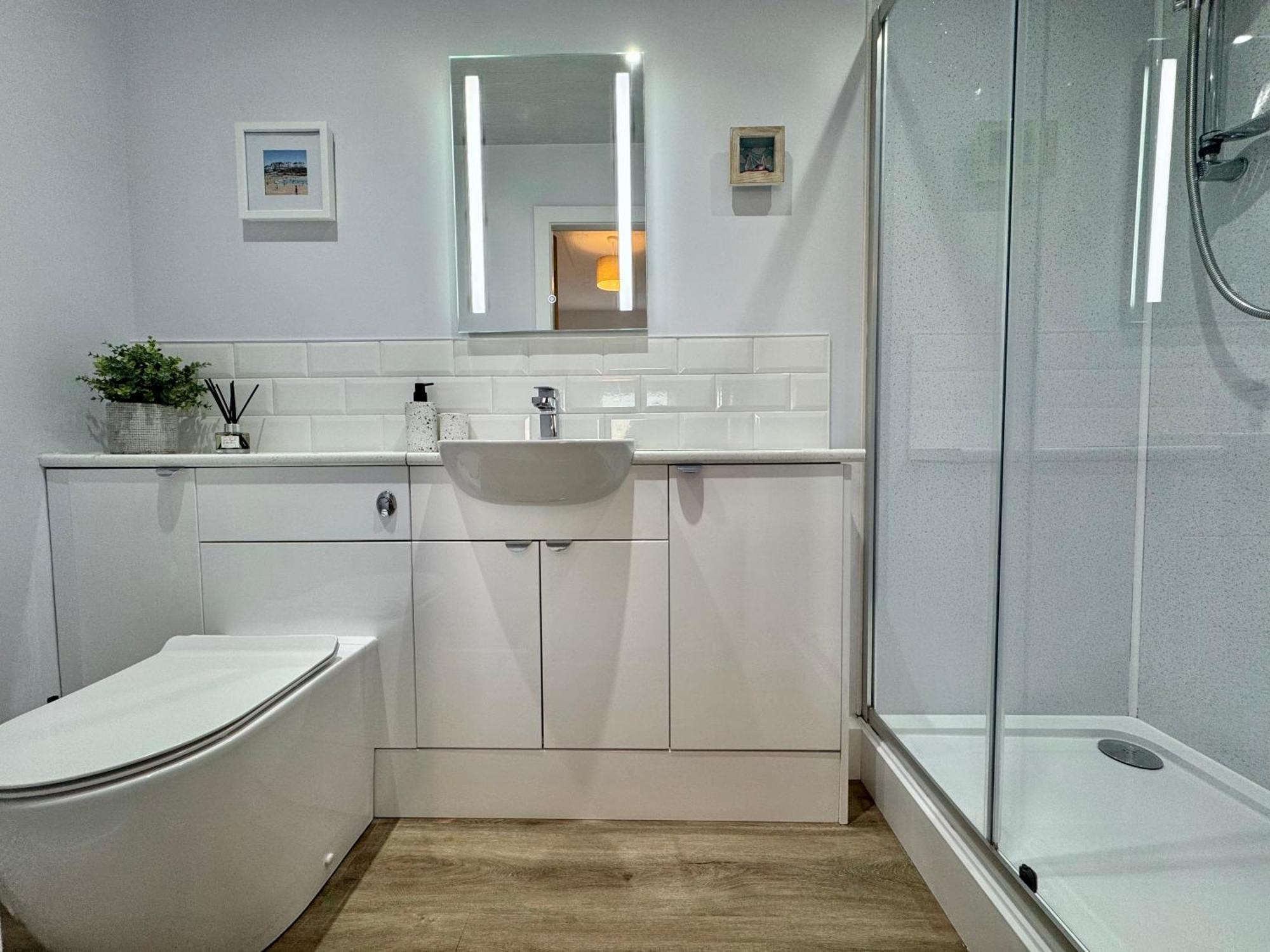 Lagoon View - Sea View- Pet Friendly - 2 Bed Apt - En-Suite Trearddur Eksteriør billede